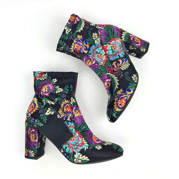 Steve Madden Shoes - NEW {Steve Madden} Emison Floral Embroidered Boots
